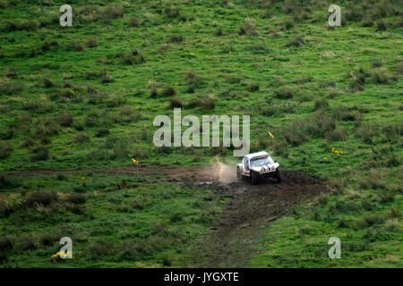 Fattoria Glendearg, Galashiels, Regno Unito. 19 Agosto, 2017. Scottish Cross Country concorrenti campionato racing durante la gamba 1 di Round 5 in Fattoria Glendearg nr Galashiels. un cittadino ''˜B' Safari competitivo che copre circa 6.5 miglia su terreni aperti e cava. La manifestazione ha tre 'gambe' Sabato Leg 1 1200-1700 Leg 2 2000-2359 domenica gamba 3 1000-1400 durante il fine settimana del 19-20 agosto 2017 (Foto: Rob grigio) Credito: Rob grigio/Alamy Live News Foto Stock