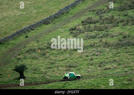 Fattoria Glendearg, Galashiels, Regno Unito. 19 Agosto, 2017. Scottish Cross Country concorrenti campionato racing durante la gamba 1 di Round 5 in Fattoria Glendearg nr Galashiels. un cittadino ''˜B' Safari competitivo che copre circa 6.5 miglia su terreni aperti e cava. La manifestazione ha tre 'gambe' Sabato Leg 1 1200-1700 Leg 2 2000-2359 domenica gamba 3 1000-1400 durante il fine settimana del 19-20 agosto 2017 (Foto: Rob grigio) Credito: Rob grigio/Alamy Live News Foto Stock