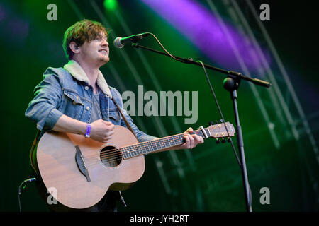 Belfast, Irlanda del Nord. 19/08/2017 - Ryan McMullan gioca a CHSq Music Festival. Foto Stock