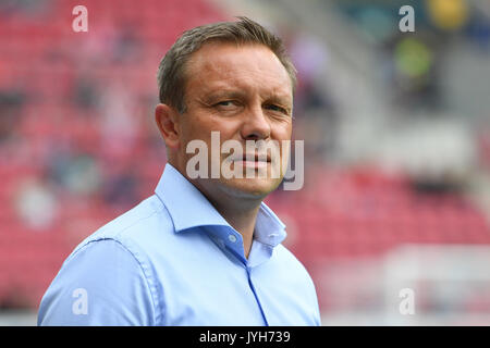 Mainz, Deutschland. 19 Ago, 2017. Andre BREITENREITER, Trainer (Hannover96) Einzelbild, angeschnittenes Einzelmotiv, Portraet, Ritratto, Portrat. Fussball 1. Bundesliga, 1. Spieltag, Spieltag01, 1.FSV FSV Mainz 05 (MZ) -Hannover 96 (H) 0-1, am 19.08.2017 in Mainz/Deutschland, O P E L A R E N A. | Verwendung weltweit Credito: dpa/Alamy Live News Foto Stock