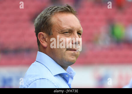 Mainz, Deutschland. 19 Ago, 2017. Andre BREITENREITER, Trainer (Hannover96), Einzelbild, angeschnittenes Einzelmotiv, Portraet, Ritratto, Portrat. Fussball 1. Bundesliga, 1. Spieltag, Spieltag01, 1.FSV FSV Mainz 05 (MZ) -Hannover 96 (H) 0-1, am 19.08.2017 in Mainz/Deutschland, O P E L A R E N A. | Verwendung weltweit Credito: dpa/Alamy Live News Foto Stock