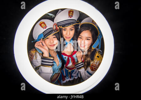 Sydney, Australia. 19 Ago, 2017. Un ringflash vista di cosplayers visto durante la smash! Convenzione (Sydney Manga e Anime Mostra). SMASH è il più grande della cultura pop convenzione in Australia, dedicata agli artisti e creatori nell'industria creativa, concentrandosi sul fumetto, giocattoli, giochi, filmati e animazioni. Credito: Hugh Peterswald/Pacific Press/Alamy Live News Foto Stock