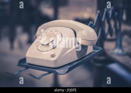 Il vecchio telefono, telefono con quadrante - Telefono in plastica Foto Stock