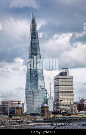 Shard e Guys Hospital di Londra Foto Stock