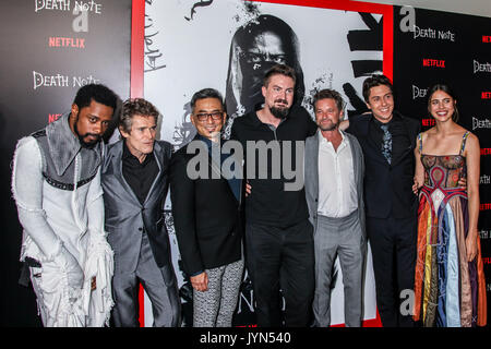 NEW YORK, NY - 17 agosto: Lakeith Stanfield, Willem Dafoe, Paul Nakauchi, Adam Wingard, Shea Whigham, Nat Wolff e Margaret Qualley frequentare 'Death n. Foto Stock