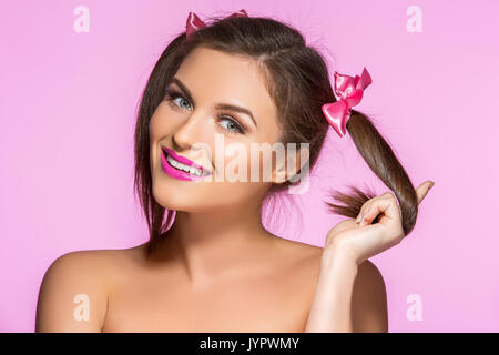 Gitl con due ponytails Foto Stock