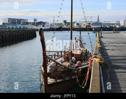 Vista di Reykjavik la porta. Foto Stock