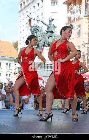 Festival Internazionale del Folklore 2017,l'Argentina,Piedritas,balletto 'Malambo Argentino',Zagreb, Croazia,l'Europa,118 Foto Stock