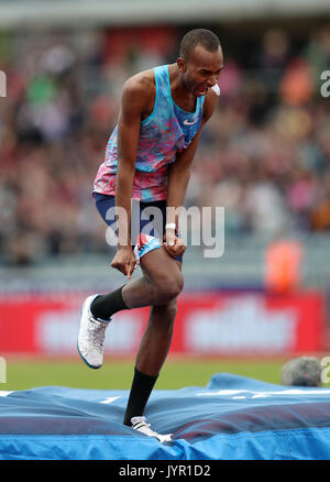 Il Qatar Mutaz Essa Barshim celebra durante l'uomo Pole Vault durante il Muller Grand Prix al Alexandra Stadium, Birmingham. Foto Stock