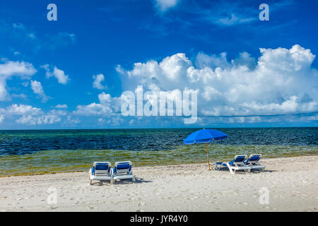 Smathers Beach sull'Oceano Atlantico in Key West Florida Foto Stock
