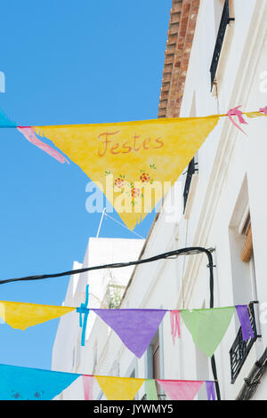 Festes, fiesta, festival bunting decorazioni, Moraira, Alicante, Spagna Foto Stock