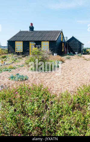 Prospettiva Cottage, la casa e il giardino del film maker Derek Jarman su Dungeness Foto Stock