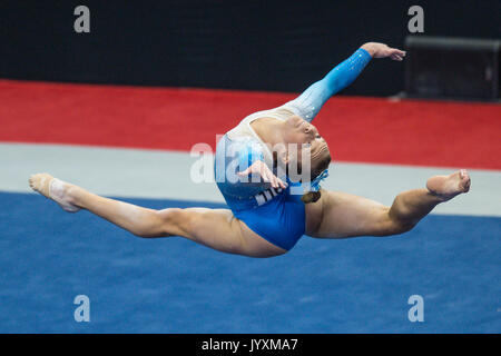 Anaheim, California, USA. 20 agosto 2017. ABBY PAULSON esegue sul pavimento esercizio durante il giorno finale del concorso all'Honda Center di Anaheim, in California. Credito: Amy Sanderson/ZUMA filo/Alamy Live News Foto Stock