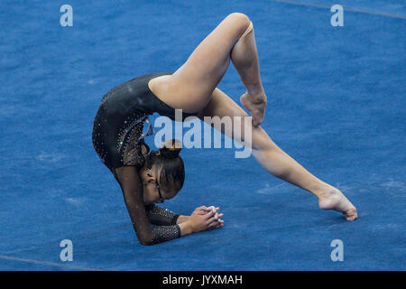 Anaheim, California, USA. 20 agosto 2017. MORGAN HURD esegue sul pavimento esercizio durante il giorno finale del concorso all'Honda Center di Anaheim, in California. Credito: Amy Sanderson/ZUMA filo/Alamy Live News Foto Stock