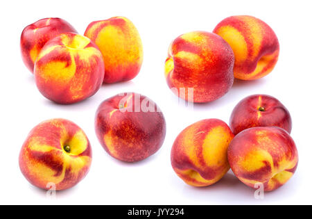 Raccolta di tutta la frutta pesche isolati su sfondo bianco Foto Stock