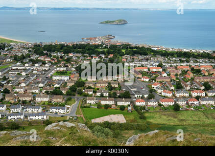 A North Berwick Harbour, centro di uccello e Craigleith Island visto dal North Berwick legge Foto Stock