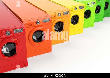 Le macchine di lavaggio certificato energetico in classi di efficienza energetica isolata su sfondo bianco. 3d illustrazione Foto Stock