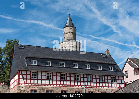 Il castello rinascimentale Idstein con una torre di strega Foto Stock