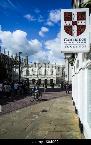 Cambridge University Press book shop nel centro di Cambridge, UK. Foto Stock