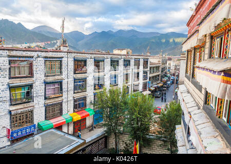 Lhasa centro città dalla Cina Tibet Foto Stock
