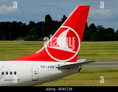 La Turkish Airlines Boeing 737-800 all'Aeroporto di Birmingham, UK (TC-JVD) Foto Stock