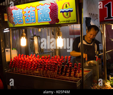 Taipei, Taiwan - 20 Marzo 2015: fragola stallo a mercato Shilin Foto Stock