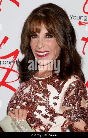 Burbank, CA. 19 Ago, 2017. Kate Linder di presenze per giovane e irrequieto Fan Club la cena, Burbank Convention Center, Burbank, CA il 19 agosto 2017. Credito: Priscilla concedere/Everett raccolta/Alamy Live News Foto Stock