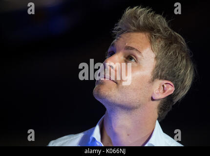 Stuttgart, Germania. 21 Ago, 2017. Del campione del mondo di Formula 1 Nico Rosberg a Mercedes-Benz Museum di Stoccarda, Germania, 21 agosto 2017. Foto: Sebastian Gollnow/dpa/Alamy Live News Foto Stock