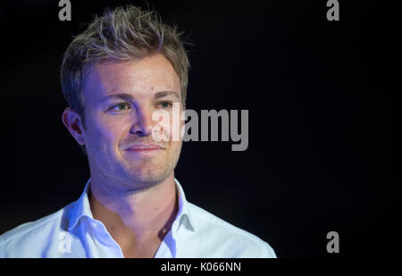 Stuttgart, Germania. 21 Ago, 2017. Del campione del mondo di Formula 1 Nico Rosberg a Mercedes-Benz Museum di Stoccarda, Germania, 21 agosto 2017. Foto: Sebastian Gollnow/dpa/Alamy Live News Foto Stock