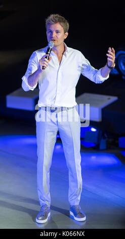 Stuttgart, Germania. 21 Ago, 2017. Del campione del mondo di Formula 1 Nico Rosberg a Mercedes-Benz Museum di Stoccarda, Germania, 21 agosto 2017. Foto: Sebastian Gollnow/dpa/Alamy Live News Foto Stock