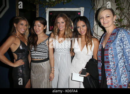 Los Angeles, California, USA. 21 Ago, 2017. Gli ospiti, a modelli Web dinamici' Karina Smirnoff la nuova linea cosmetica dell'evento di lancio con LASplash cosmetici! Presso gli hotel Sofitel Los Angeles at Beverly Hills il 21 agosto 2017 a Los Angeles, California. Credito: Faye Sadou/media/punzone Alamy Live News Foto Stock