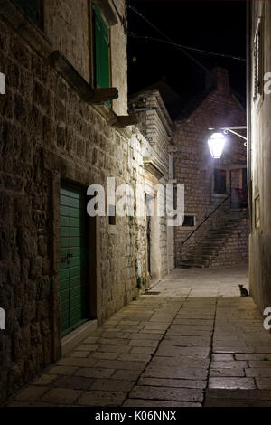 Attrazioni della Croazia. Isola di Hvar con caratteristica, mediterraneo, architettura di pietra. Casa dal XVI secolo. Foto Stock