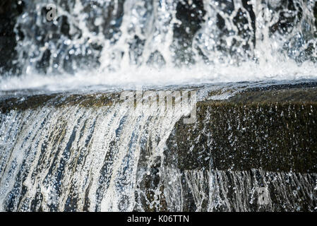 Canale di tracimazione da Yarrow SERBATOIO Serbatoio Anglezarke Foto Stock