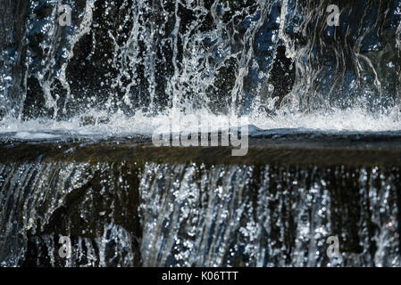 Canale di tracimazione da Yarrow SERBATOIO Serbatoio Anglezarke Foto Stock