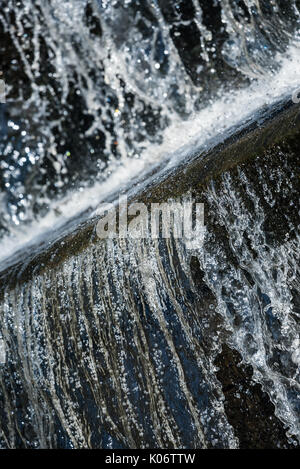 Canale di tracimazione da Yarrow SERBATOIO Serbatoio Anglezarke Foto Stock