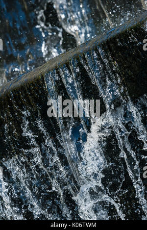 Canale di tracimazione da Yarrow SERBATOIO Serbatoio Anglezarke Foto Stock