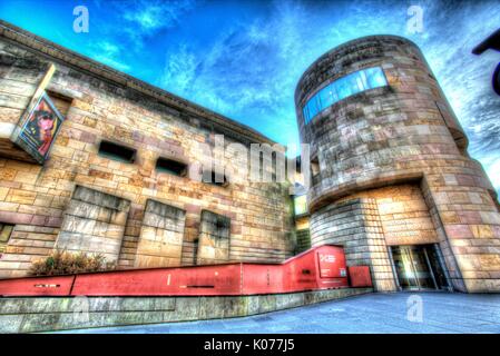 Città di Edimburgo in Scozia. Museo Nazionale di Scozia entrata principale su Chambers Street. Foto Stock