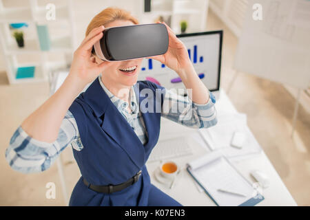 Utilizzando una tecnologia innovativa nel design Foto Stock