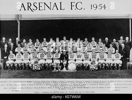 Squadra e funzionari dell'Arsenal Football Club 1954 Foto Stock