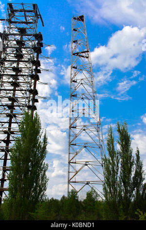 Ampio campo di antenna frutto di spoliazioni dei militari oggetto della pro dell'URSS. Morto unità militari. Conseguenze della catastrofe di Chernobyl, 20 agosto Foto Stock