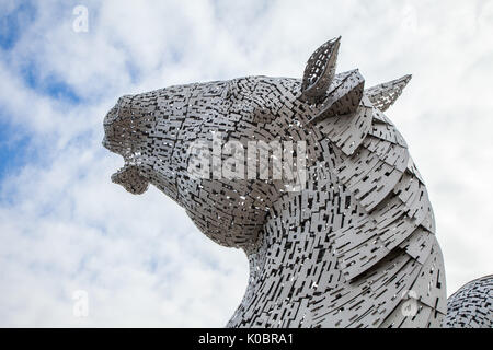 Sculture Kelpies Falkirk Scozia set contro il cielo drammatico Foto Stock