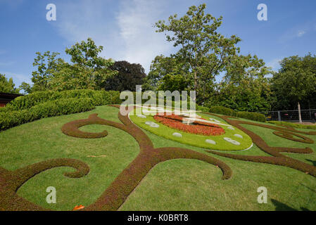 Ginevra , Svizzera L'Horloge Fleurie, o l'orologio di fiori, è un esterno di orologio di fiori situato sul lato occidentale del Jardin Anglais park Foto Stock