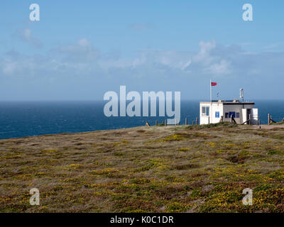 National Coastwatch lookout post a Sant Agnese Testa, Cornwall, Sud Ovest Inghilterra, England, Regno Unito Foto Stock