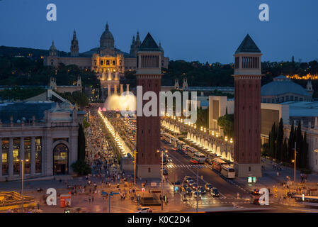 Le Torri Veneziane e il National Palace in Barcelona Foto Stock