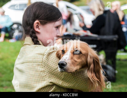 La suoneria di Barlow Dog Show - Ritratto di una giovane ragazza con un Cocker Spaniel cane Foto Stock