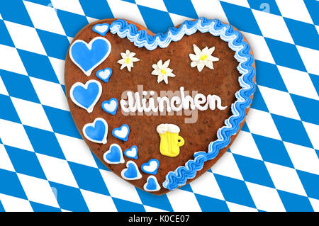 Oktoberfest gingerbread cuore con bianco bavarese bandiera blu Foto Stock