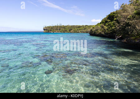 Vista sulle acque cristalline della Baia di Jinek, Easo, Nuova Caledonia, Sud Pacifico Foto Stock