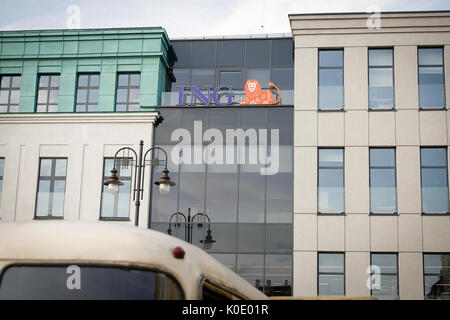 Una filiale locale della banca ING è visto nel vecchio centro della città il 19 agosto, 2017. Foto Stock