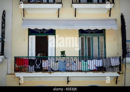 Capitale Havana in Cuba, turistico cubano landmark colorata Vecchia Piazza della Città Vecchia Foto Stock