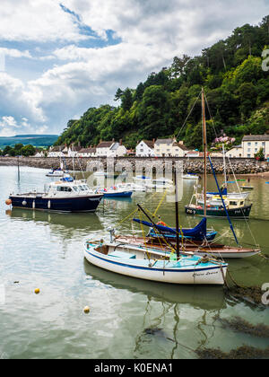 Barche ormeggiate nel porto a Minehead nel Somerset. Foto Stock